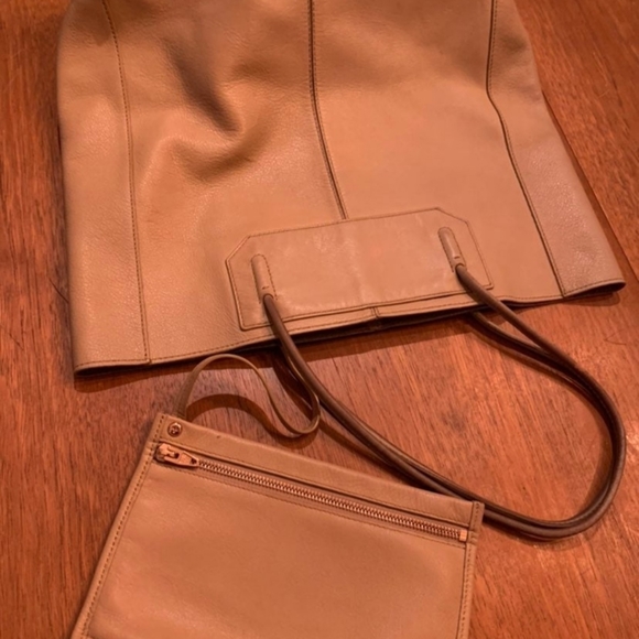 💥💯Authentic Alexander Wang Prism Genuine Leather Cream Tan Tote Bag Handbag💥 - Picture 4 of 9
